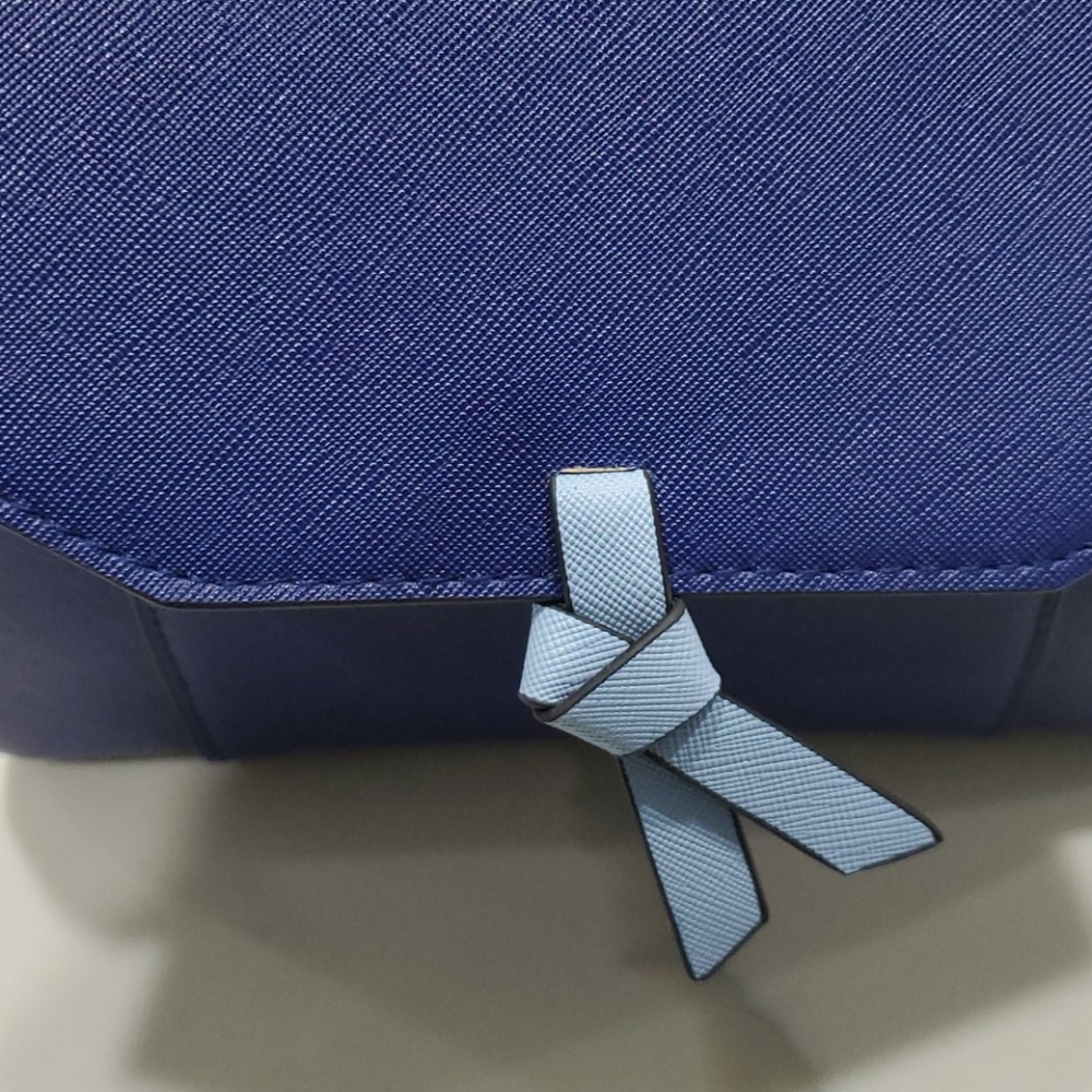 Bench Blue Shoulder Bag New! - Picture 3 of 5
